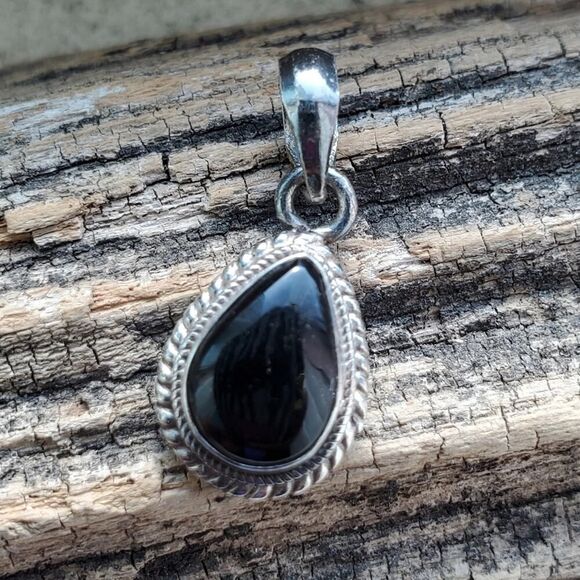 .925 Sterling Silver Black Glass Pendant - Picture 2 of 5